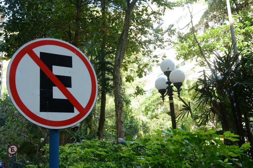 Placa Proibido Estacionar: Multa e Infrações - Guia Completo 2024